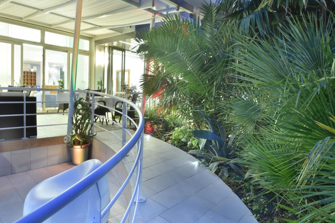 Hotel Meuble Nazionale Lignano Sabbiadoro Exterior foto