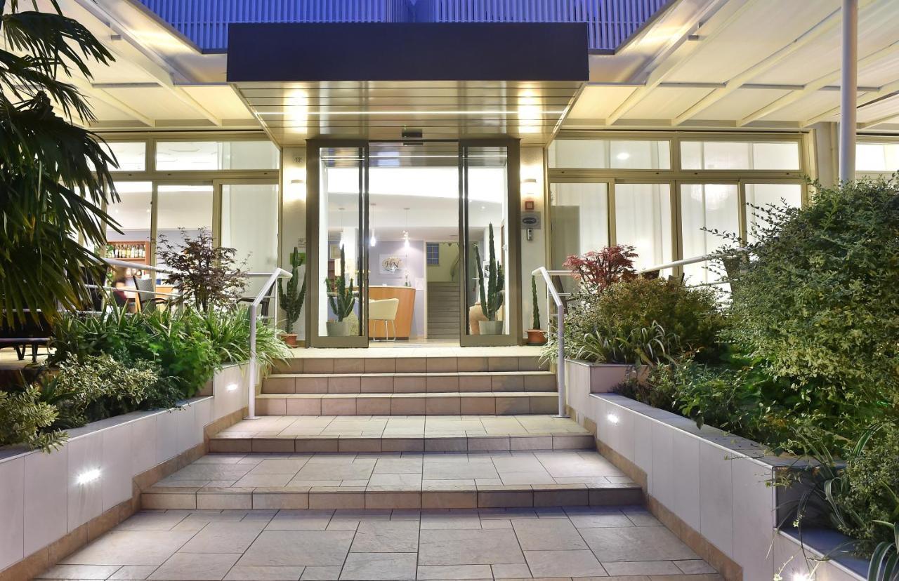 Hotel Meuble Nazionale Lignano Sabbiadoro Exterior foto