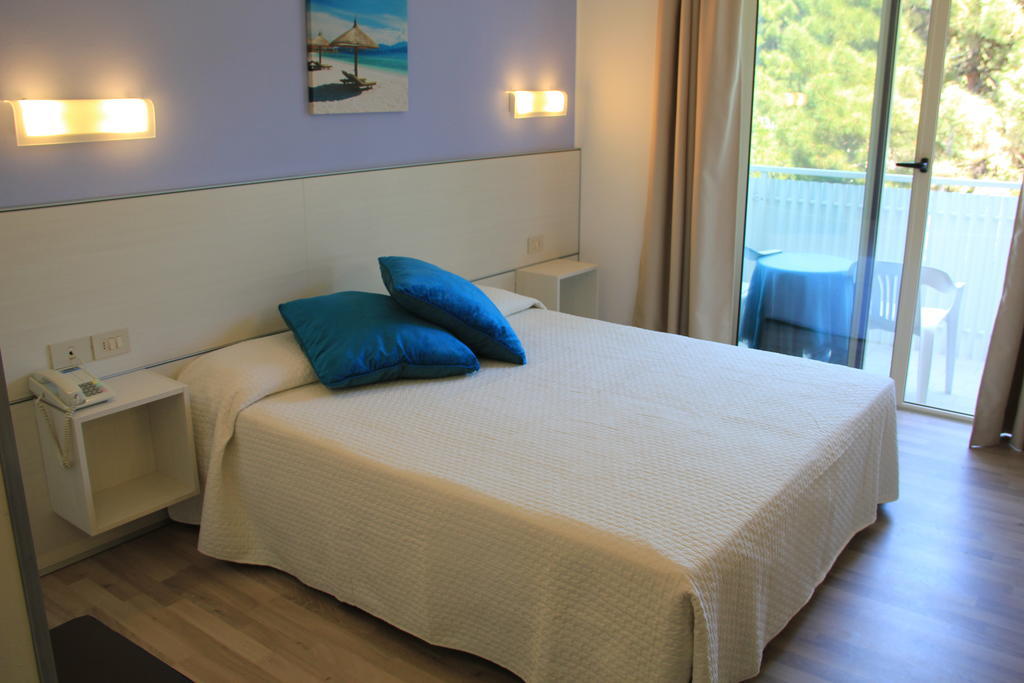 Hotel Meuble Nazionale Lignano Sabbiadoro Quarto foto